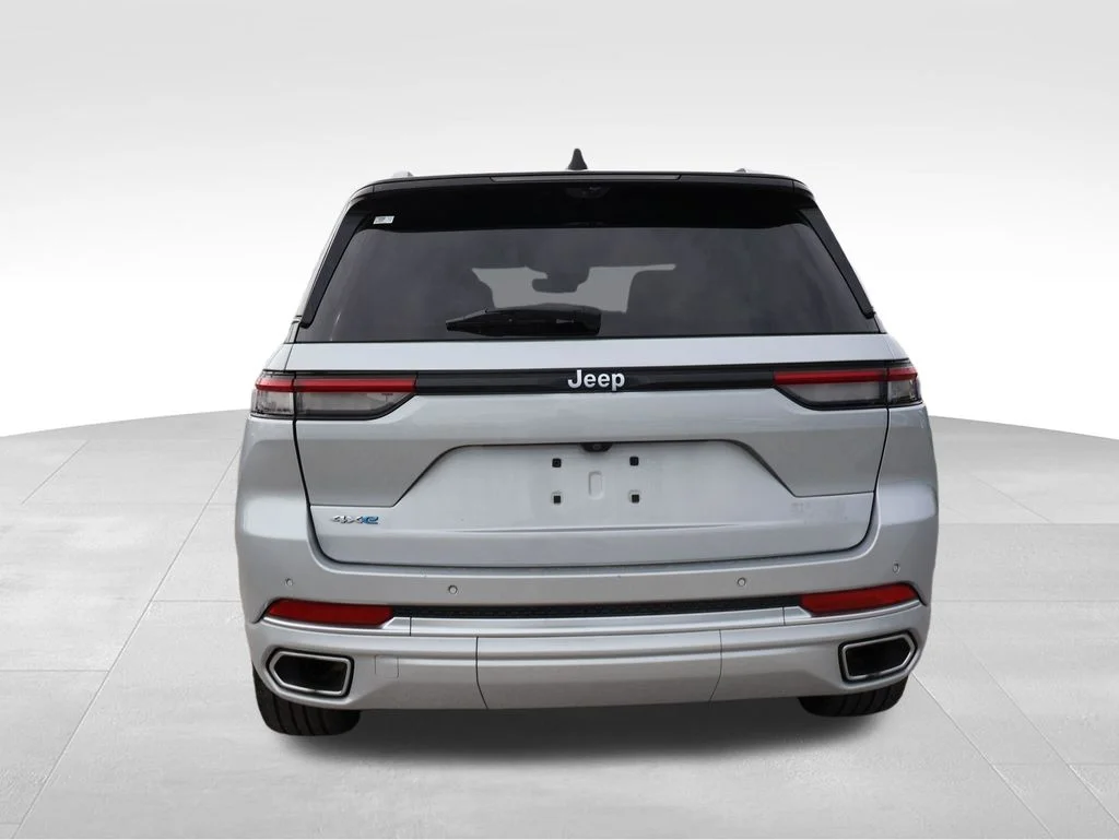 Used 2022 Silver Jeep Summit Reserve 4xe image 14