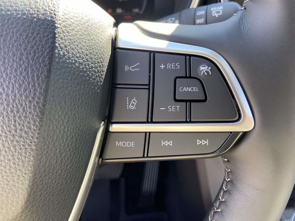 2026 Toyota Highlander Platinum - Photo 35