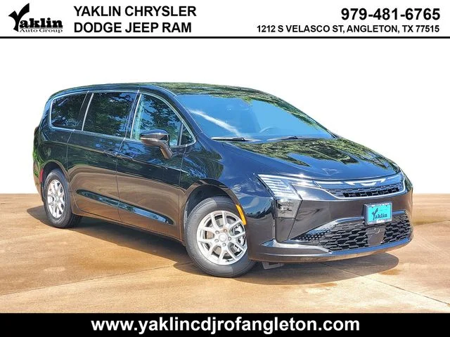 2027 Chrysler Pacifica Select's photo