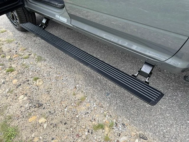 New 2026 Ceramic Gray Clear-Coat Exterior Paint RAM Laramie image 23