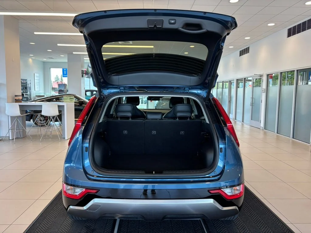 Used 2023 Blue Kia SX image 9