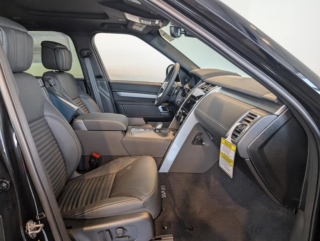 New 2026 Santorini Black Land Rover  image 35