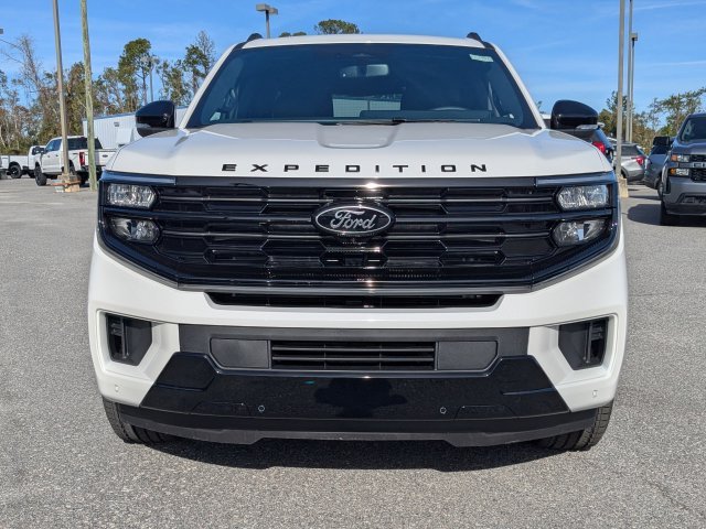 New 2025 Star White Metallic Tri-Coat Ford Platinum® MAX image 9