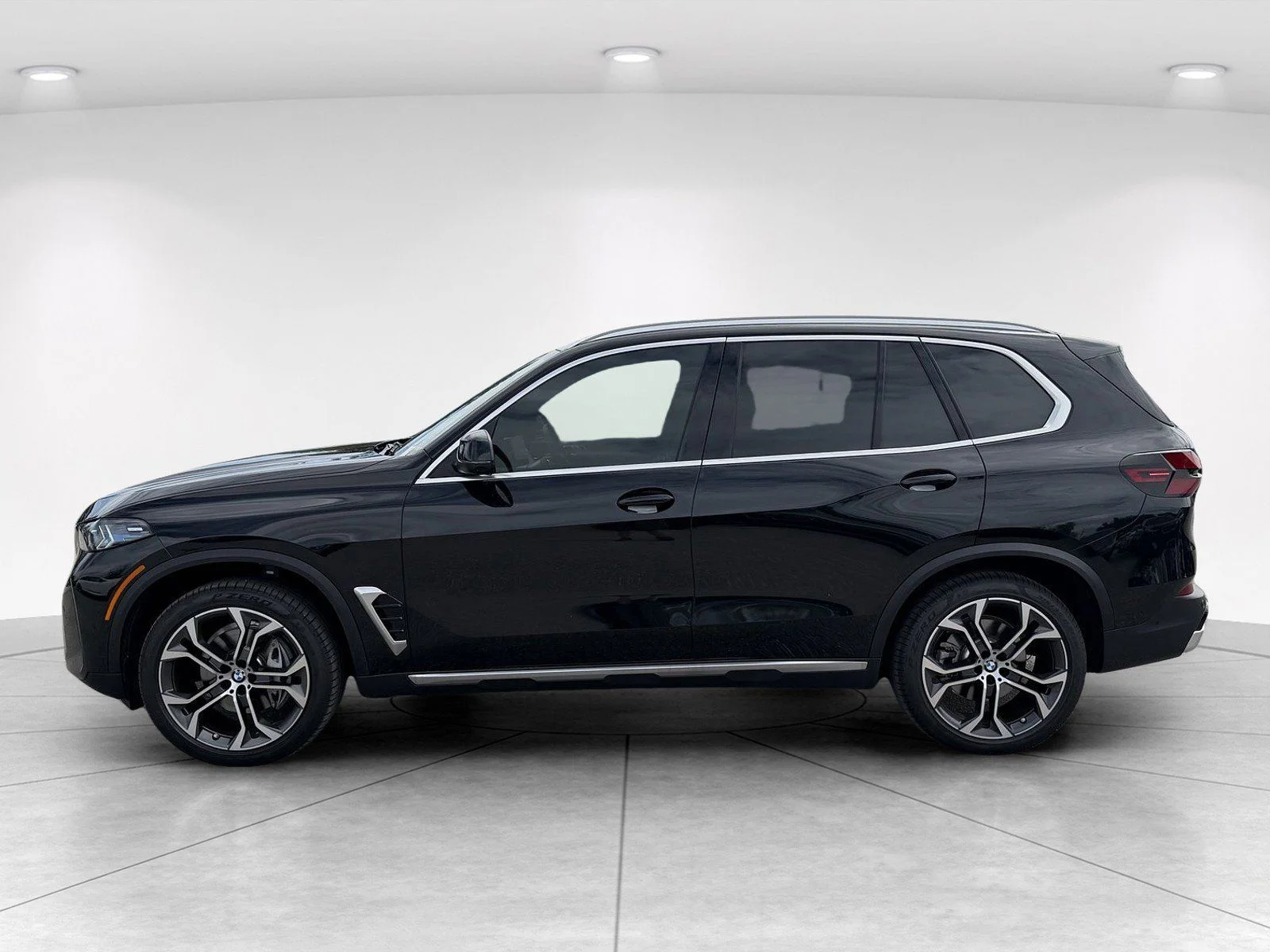 New 2026 Black Sapphire Metallic BMW sDrive40i image 7