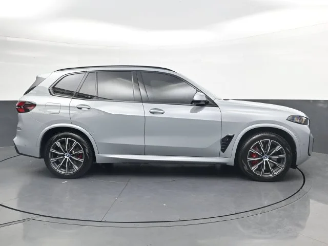 Used 2024 Gray BMW xDrive50e image 3