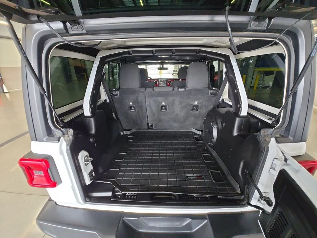 Used 2019 White Jeep Unlimited Rubicon image 23