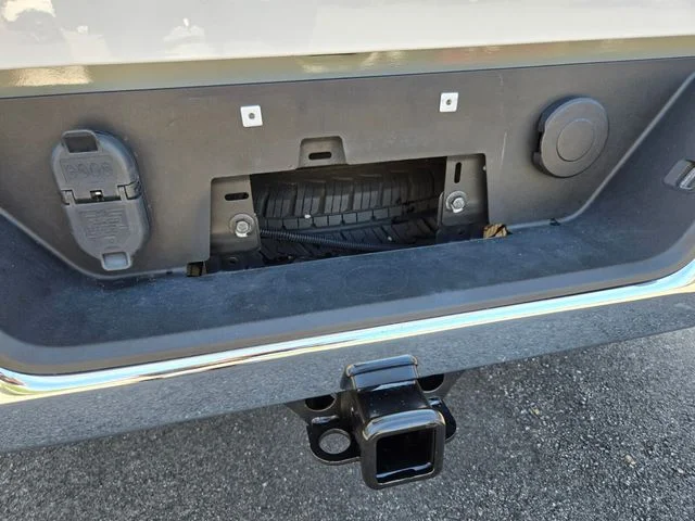Used 2023 White GMC Pro image 18