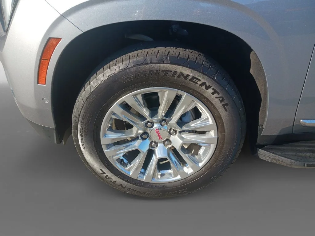 Used 2025 Sterling Metallic GMC Denali image 15