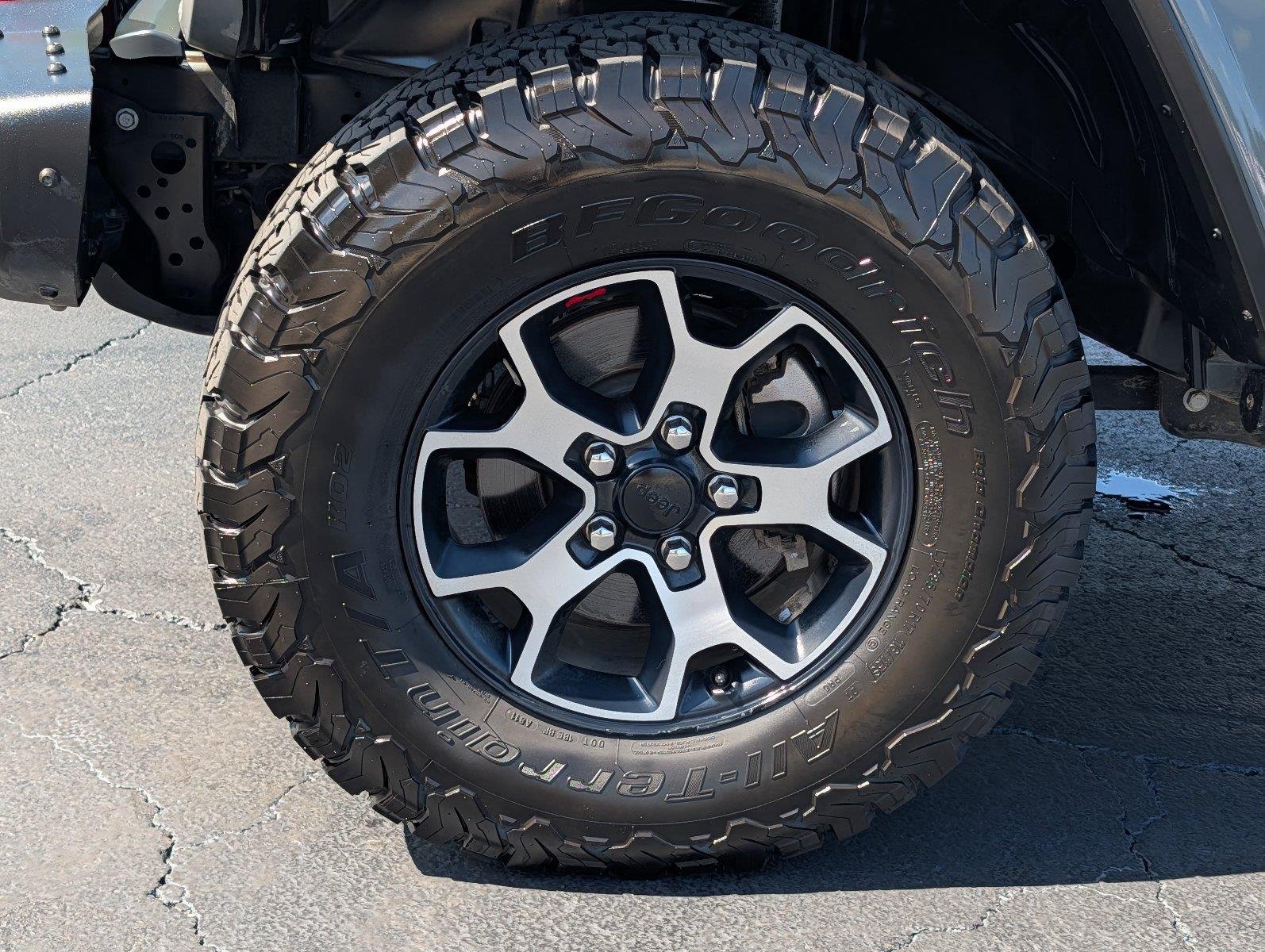 Used 2020 Sting-Gray Clearcoat Jeep Rubicon image 9