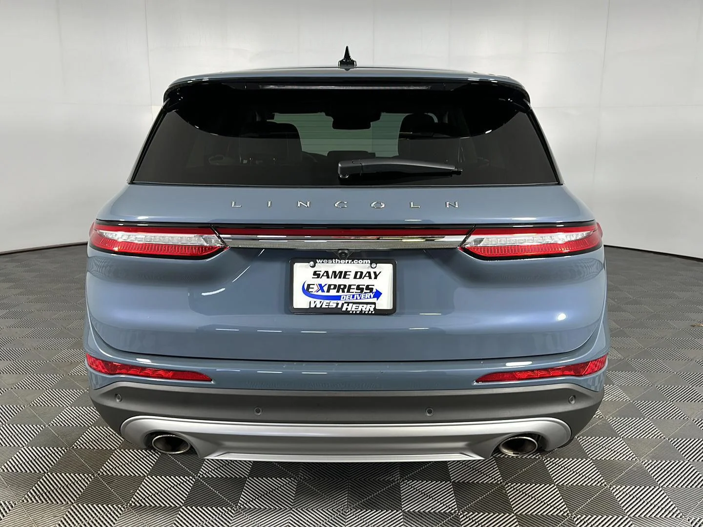 Used 2024 Whisper Blue Metallic Clearcoat Lincoln Premiere image 23