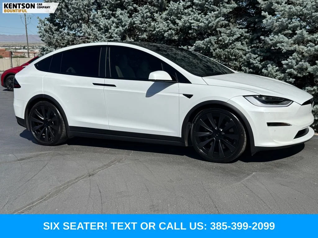Used 2022 White Tesla Plaid image 12