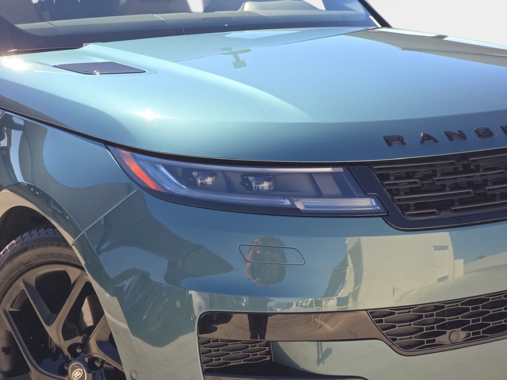Used 2024 Green Land Rover SE image 33