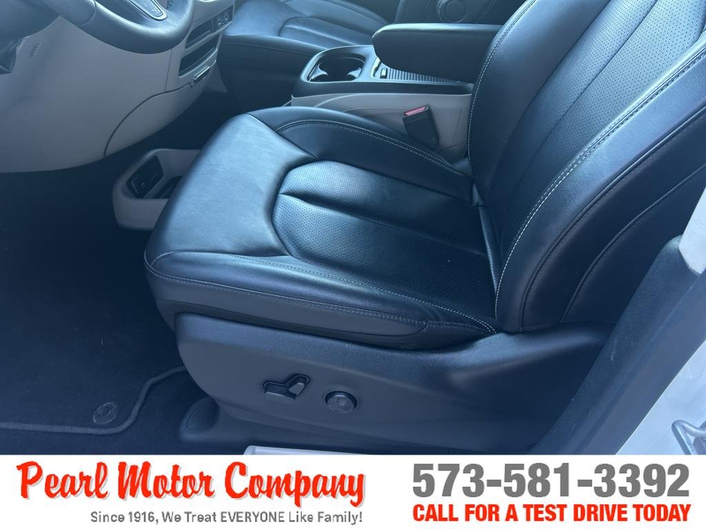 2024 Chrysler Pacifica Touring L - Photo 10