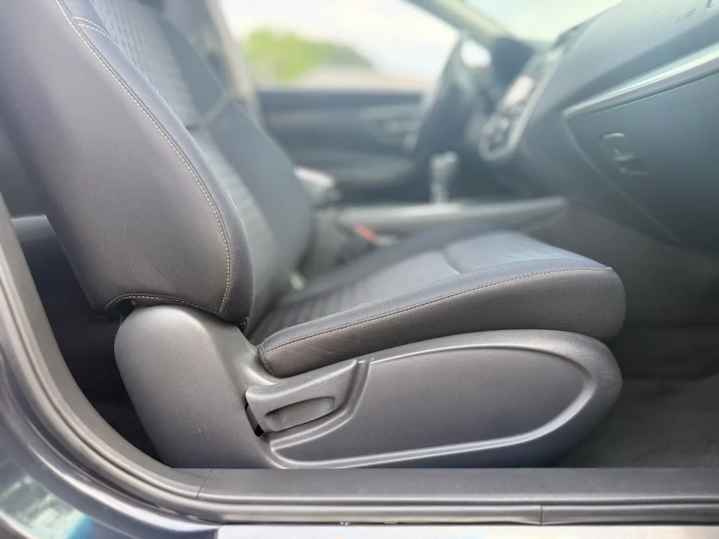 Used 2018 Storm Blue Nissan 2.5 SV image 25