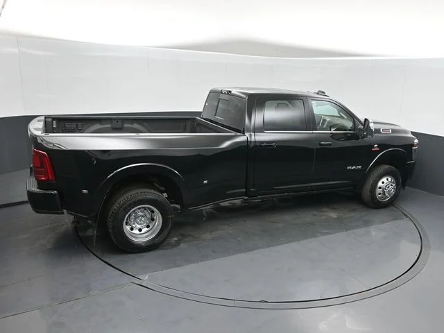 New 2026 Diamond Black Crystal Pearl-Coat Exterior Paint RAM Limited image 31