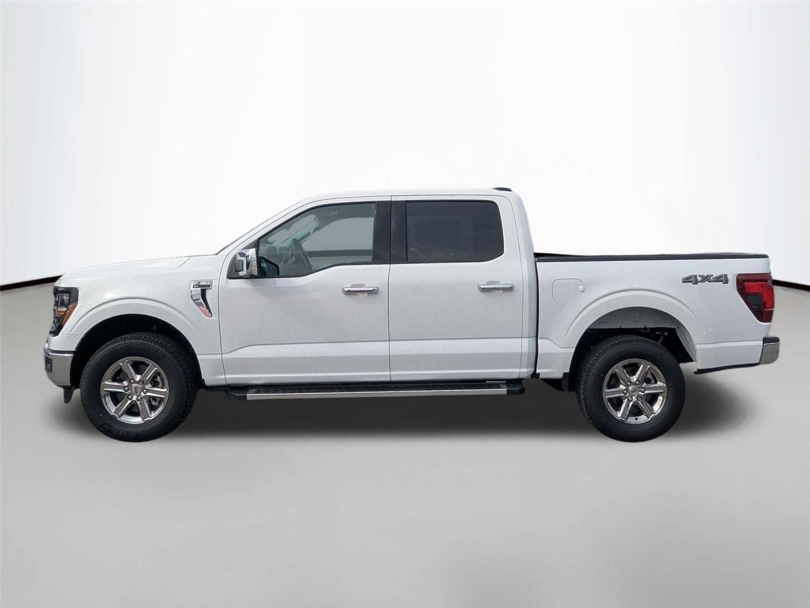 New 2025 Oxford White Ford XLT image 8