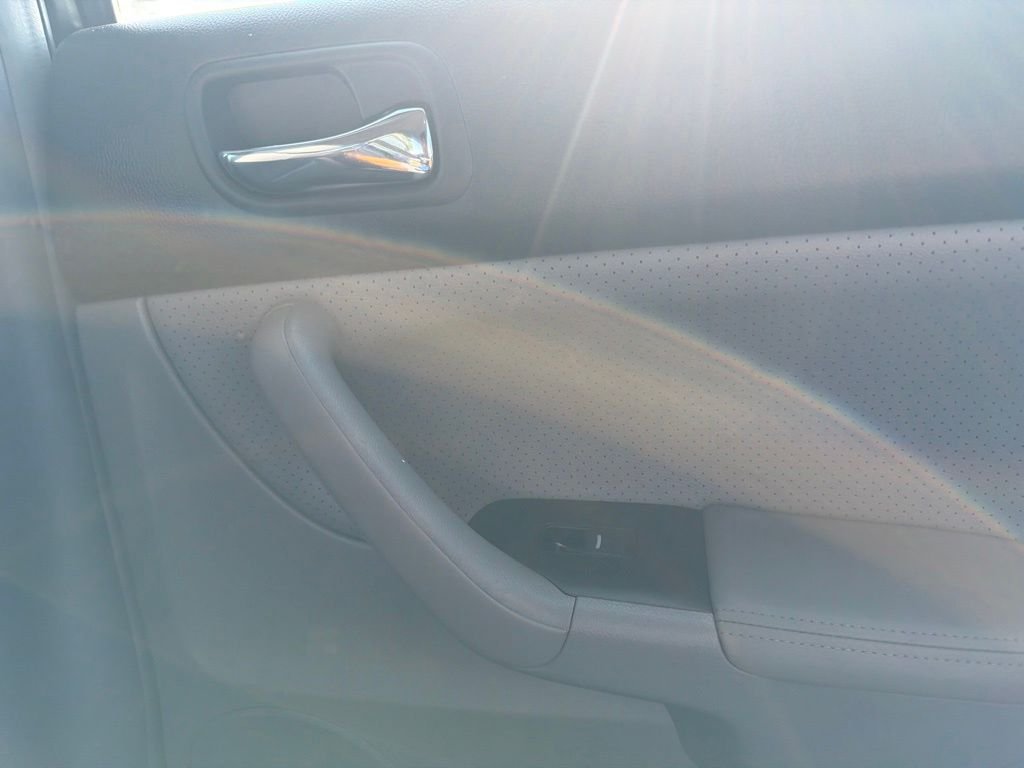 Used 2005  Acura Base image 16