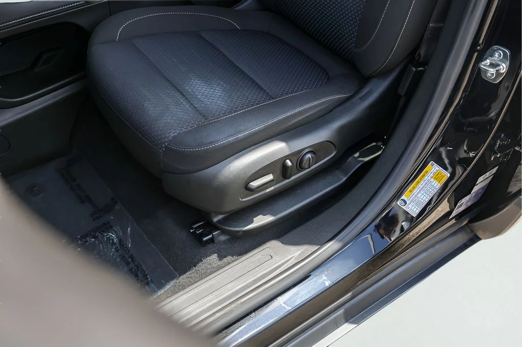 Used 2023 Black GMC SLE image 11