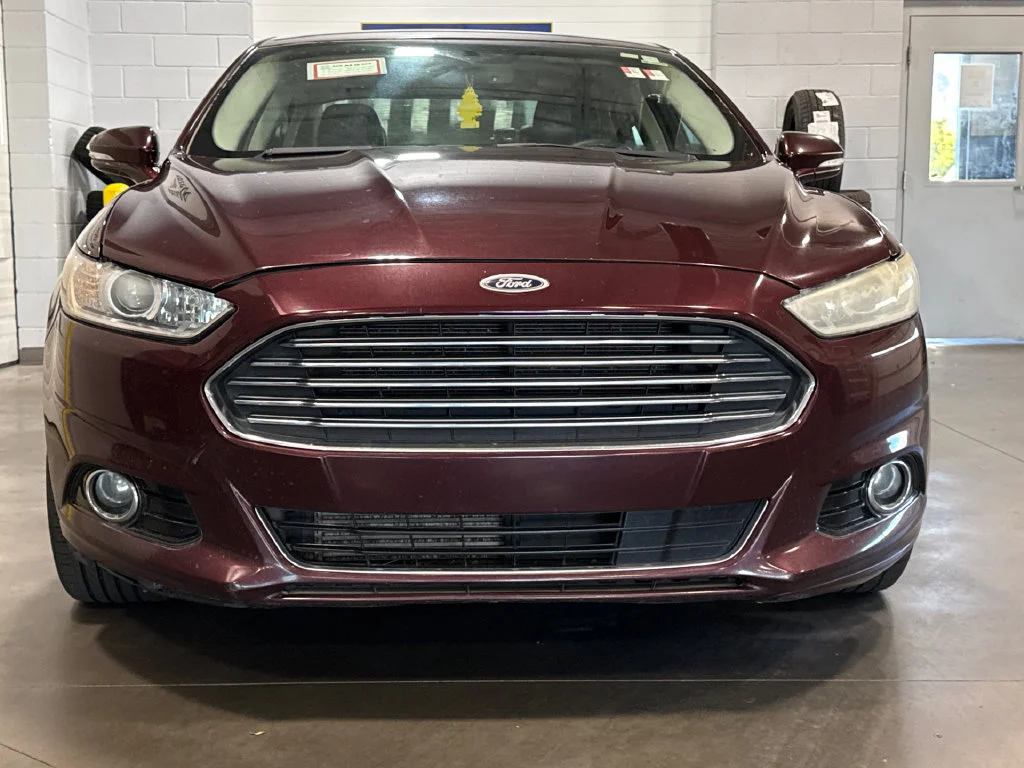 Used 2013 Red Ford SE image 2