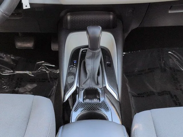 Used 2020 White Toyota SE image 18