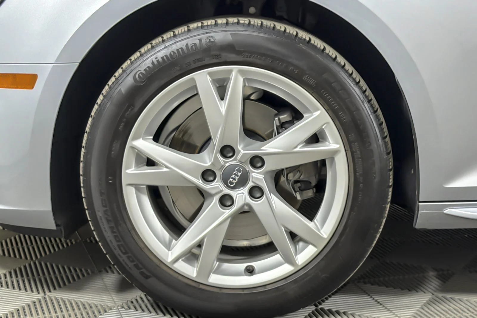 Used 2018 Florett Silver Metallic Audi 2.0 TFSI ultra Premium S Tronic FWD image 24