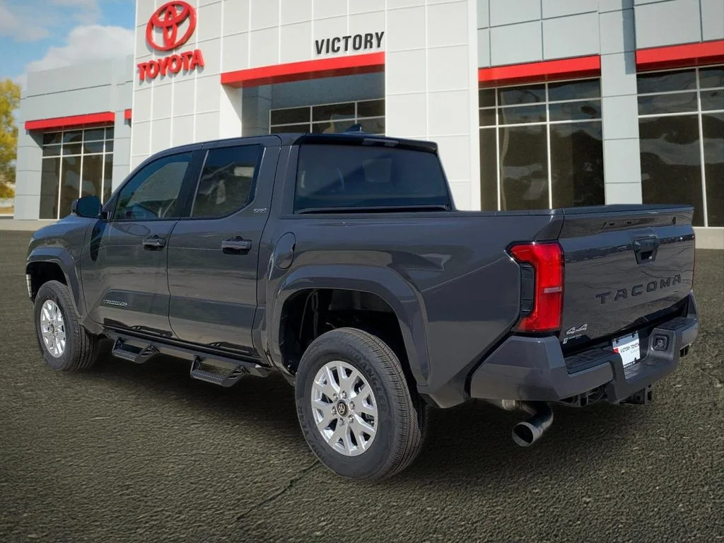 Used 2026  Toyota SR5 image 3