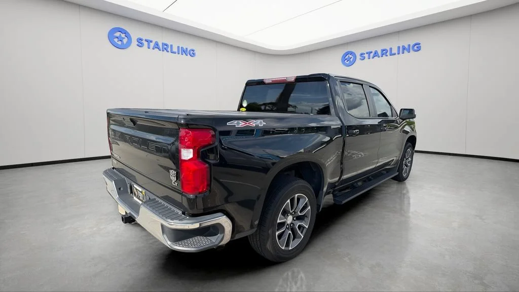 Used 2019 BLACK Chevrolet LT image 4