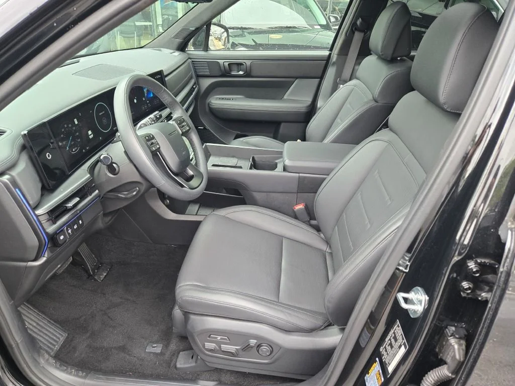 Used 2026 Black Hyundai Calligraphy image 25