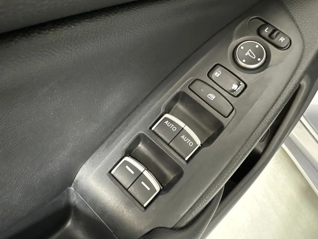 Used 2020  Honda LX image 18