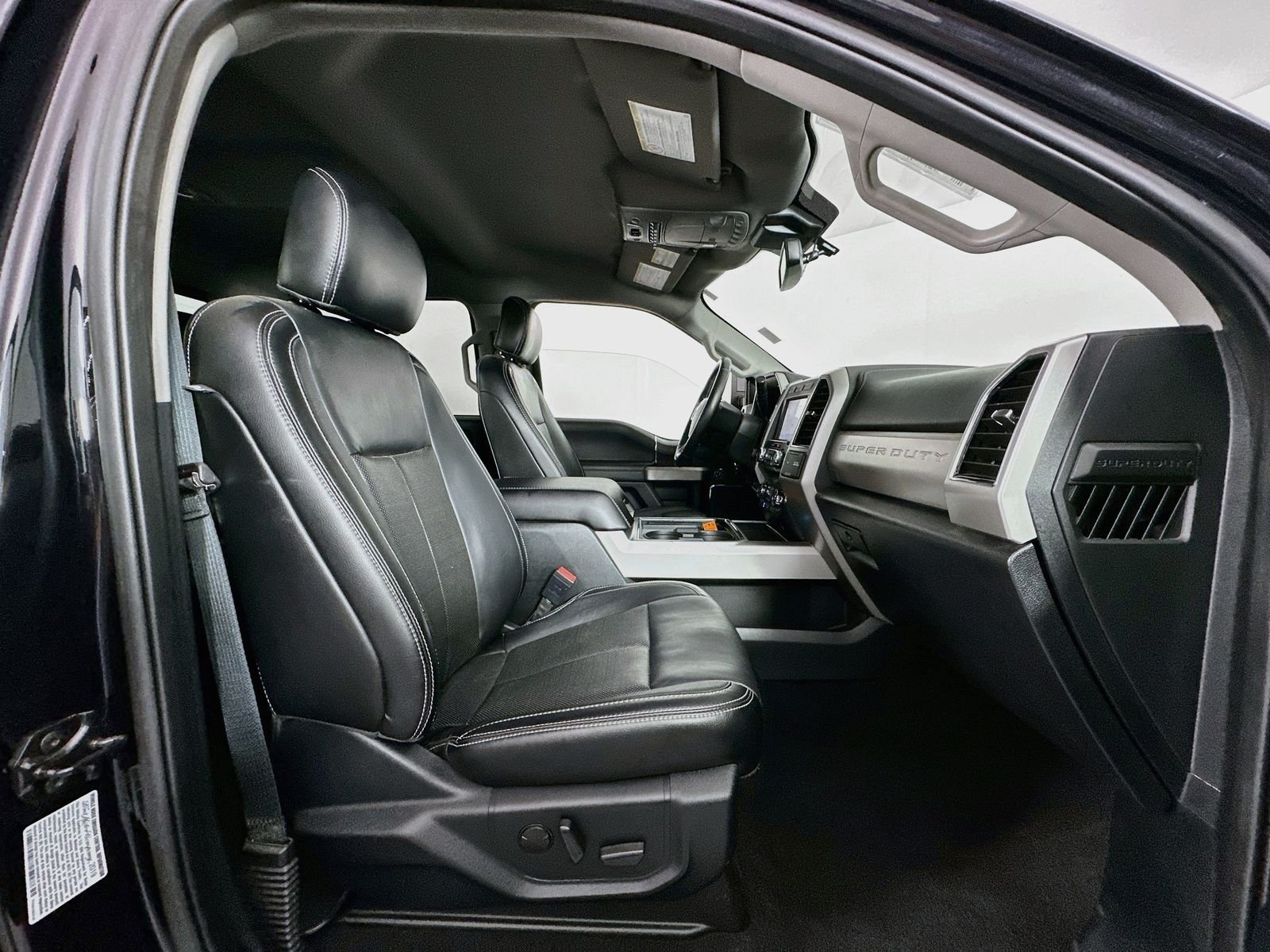 Used 2020 Black Metallic Ford Lariat image 29