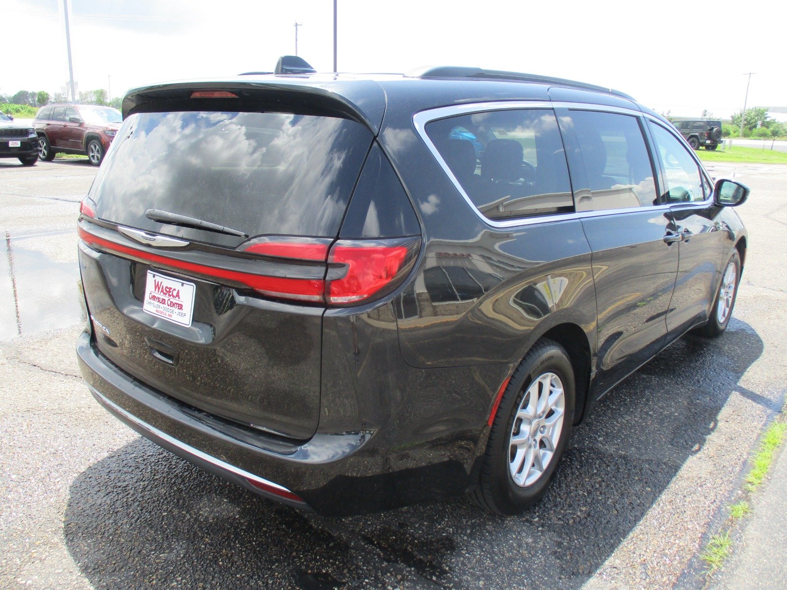 Used 2022 BLACK Chrysler Touring L image 6