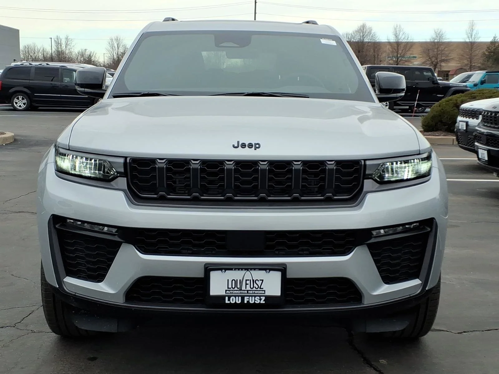 New 2026 Silver Zynith Exterior Paint Jeep Limited image 25