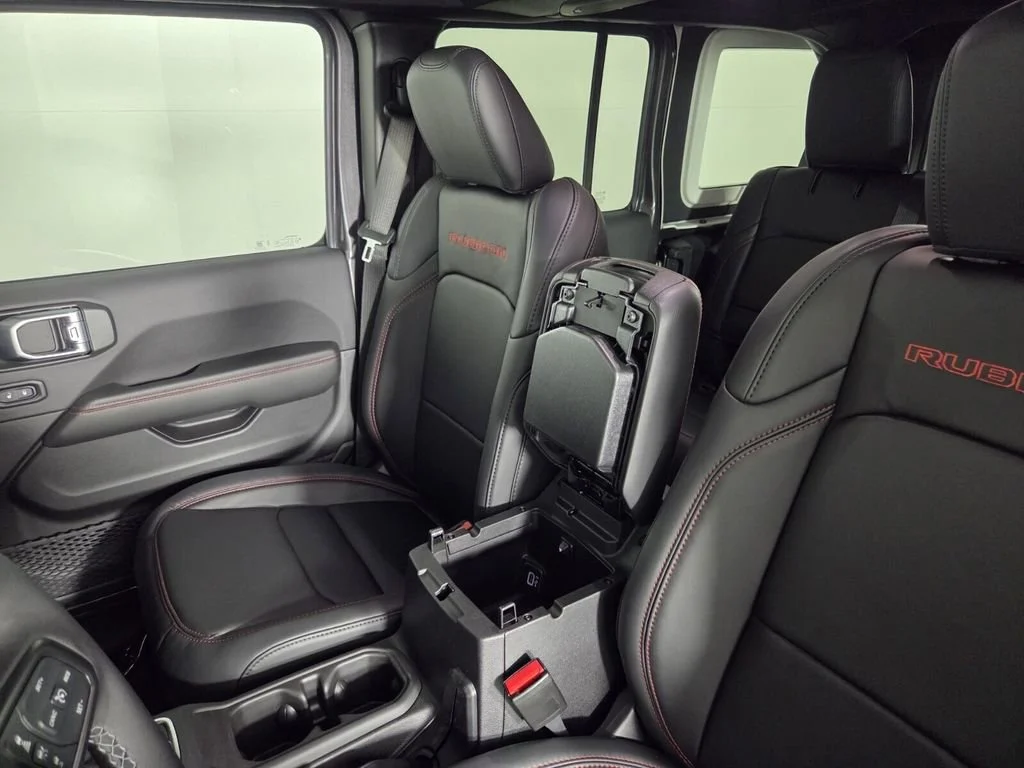 New 2026 Granite Crystal Metallic Clear-Coat Exterior Paint Jeep Rubicon X image 16