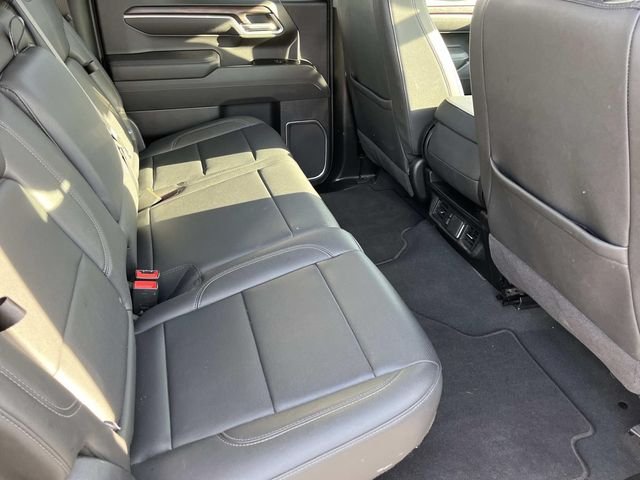 Used 2025 White GMC SLT image 19