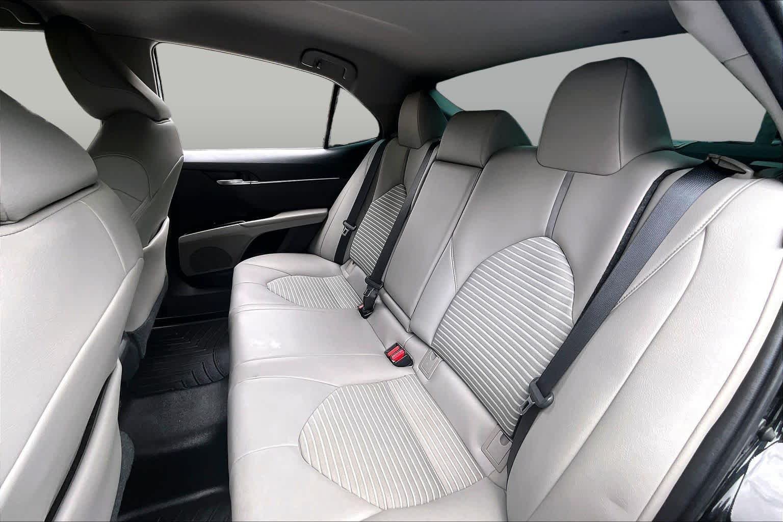Used 2020 Midnight Black Metallic Toyota SE image 19