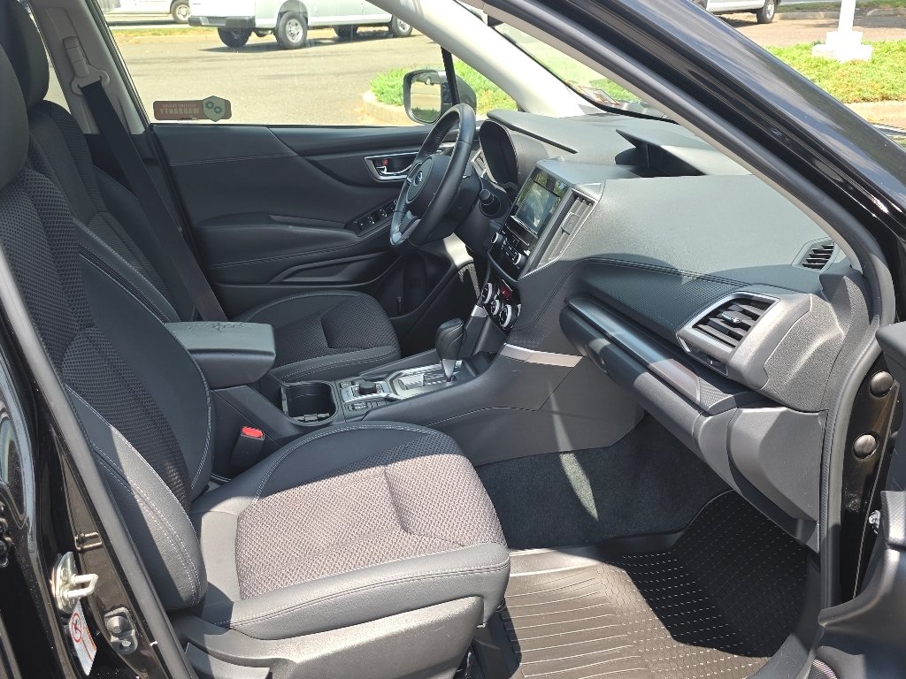 Used 2020 Black Subaru Premium image 17