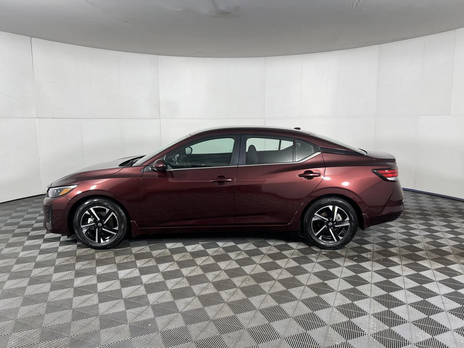 Used 2024 Rosewood Metallic Nissan SV image 5