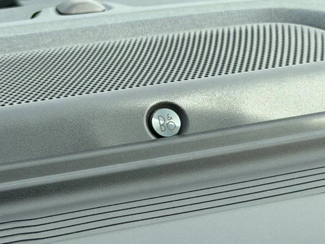 New 2026 Star White Metallic Tri-Coat Ford Lariat image 32