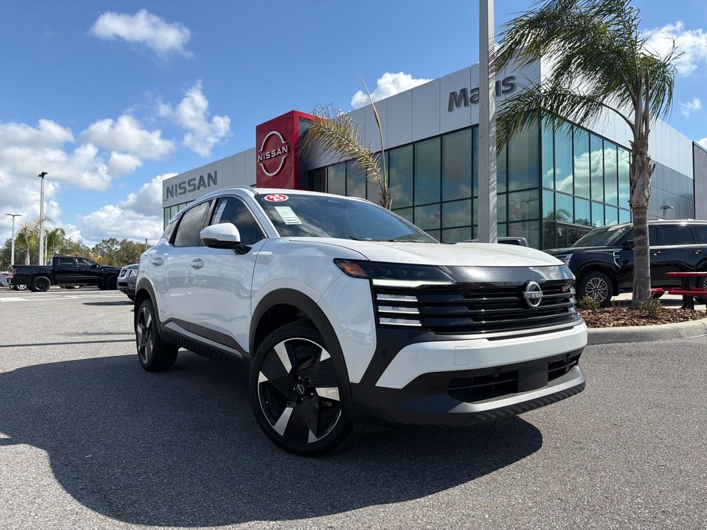 2025 Nissan Kicks SR