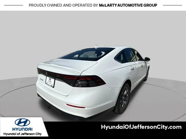Used 2024 White Honda EX image 3