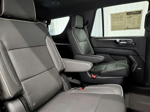 Used 2025 Black Chevrolet Premier image 41