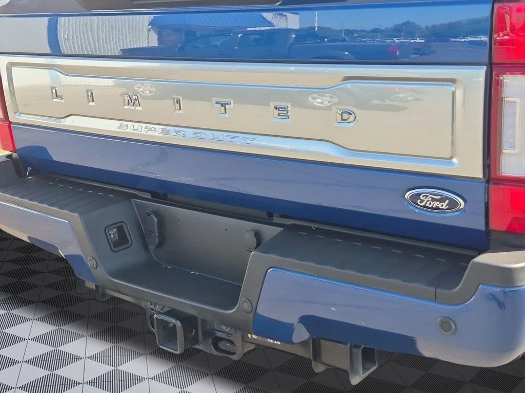 Used 2022 Blue Metallic Ford Limited image 28