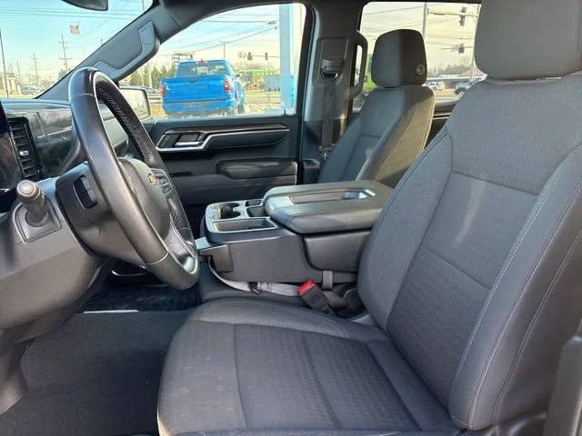 2025 Chevrolet Silverado 1500 LT - Photo 4