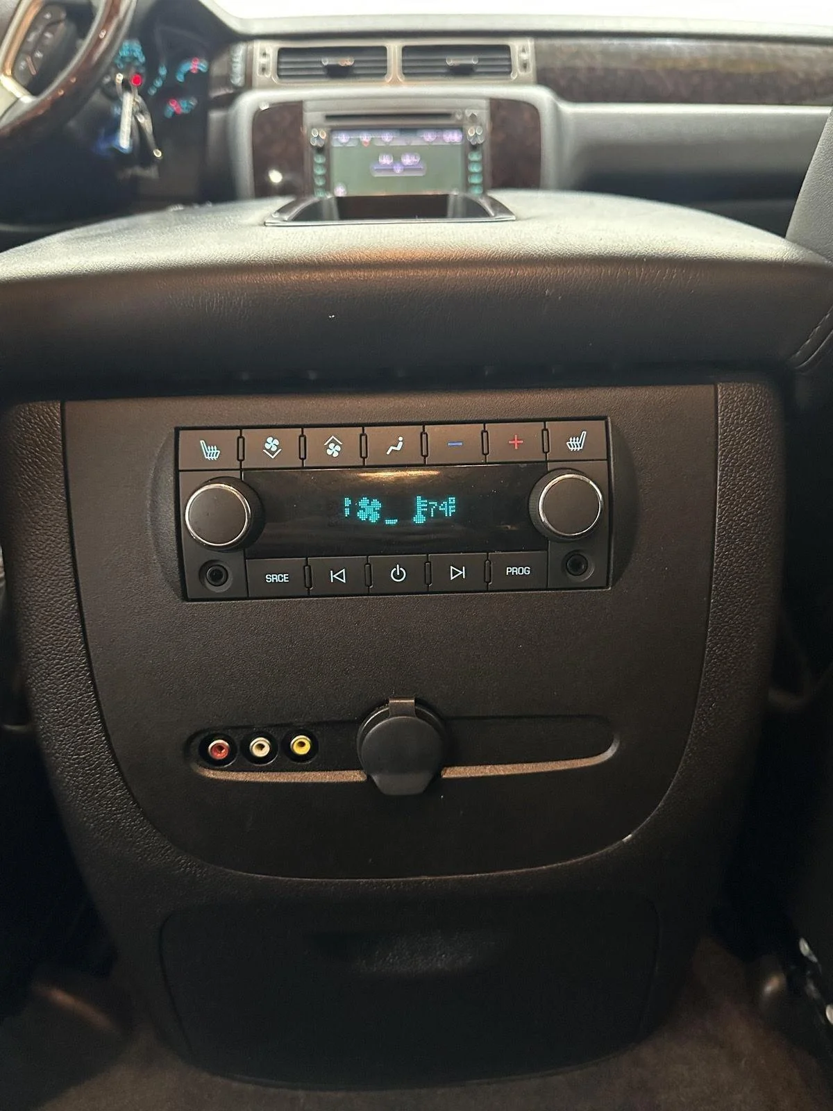 Used 2011 PURE SILVER METALLIC GMC Denali image 21