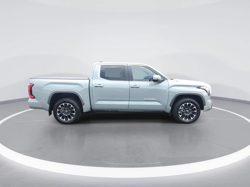 Used 2025  Toyota Limited image 9