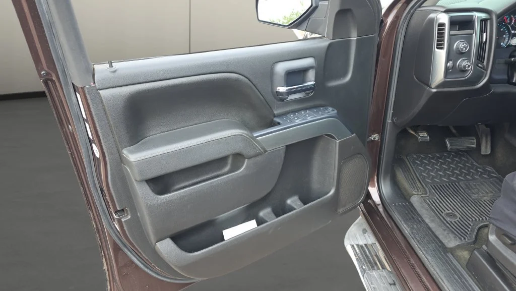 Used 2016 AUTUMN BRONZE METALLIC Chevrolet LT image 17
