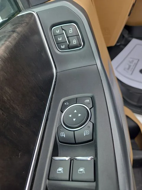 Used 2021 White Ford Lariat image 10