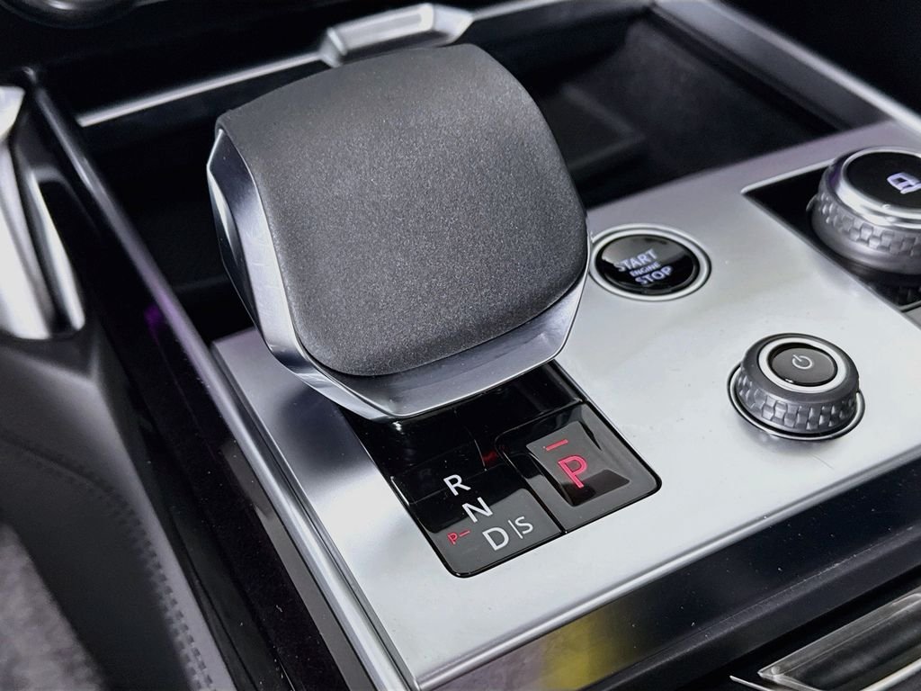 Used 2023 Gray Land Rover SE image 18