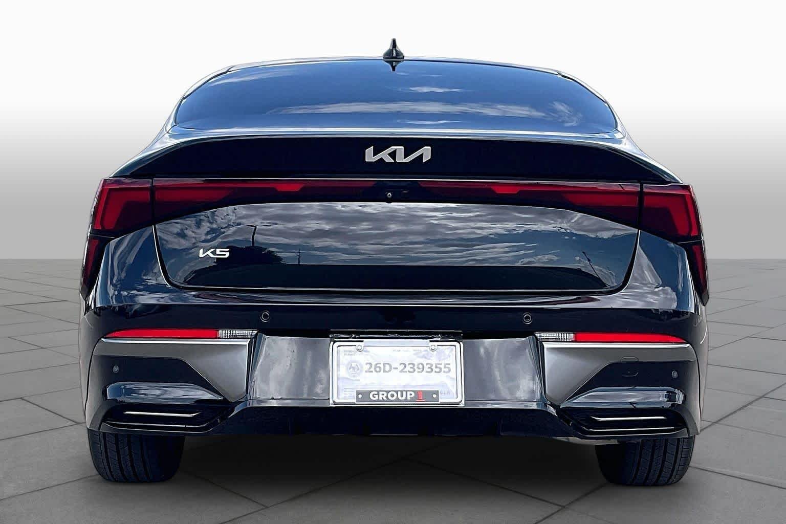 Used 2025 Aurora Black Pearl Kia EX image 5
