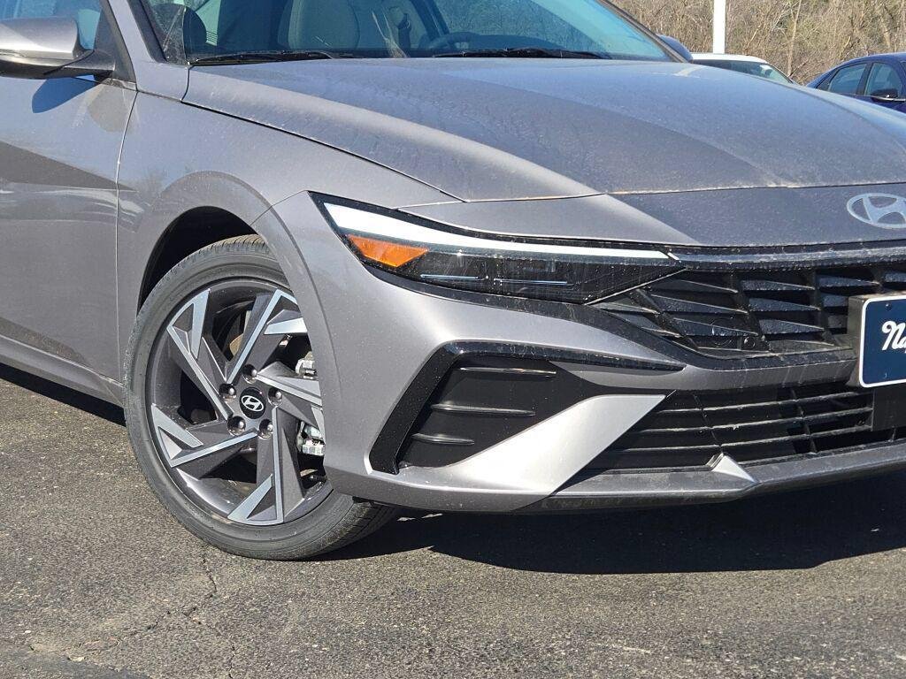 New 2026 Silver Hyundai Limited image 3